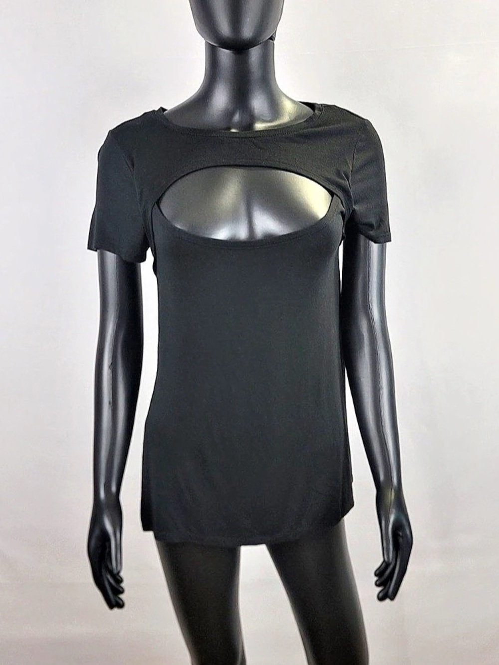 Bongo Cutout Short Sleeve Top in Black Size Medium